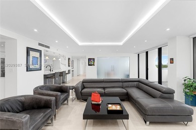 *Stunning High-Rise Condo - Fully Renovated & Luxurious Living - photo 3