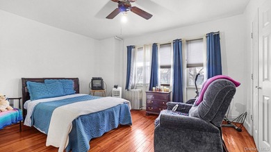 Welcome home! Discover the perfect Blend of space, comfort, and - photo 11