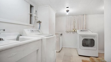 Welcome home! Discover the perfect Blend of space, comfort, and - photo 21