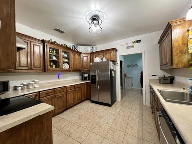 Welcome home to this beautifully updated 3-bedroom, 2-bath - photo 8