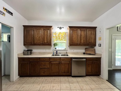 Welcome home to this beautifully updated 3-bedroom, 2-bath - photo 9