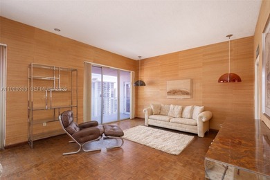 Penthouse at Admirals Port East, 2132 sq ft, 12' ceiling, 2 - photo 7