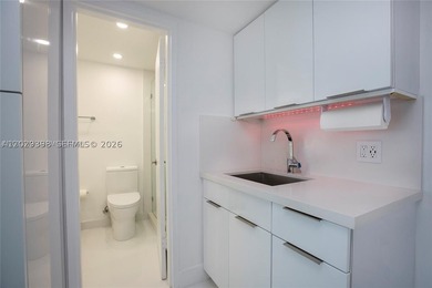 Unique investment opportunity featuring a package of 6 fully - photo 9