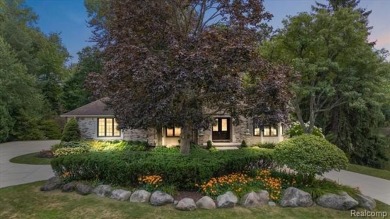 Lake Home Sale Pending in Bloomfield Hills, Michigan