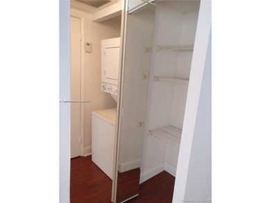 SPACIOUS 1 BED 1.5 BATHS CORNER UNIT IN THE TRANQUIL & CENTRIC