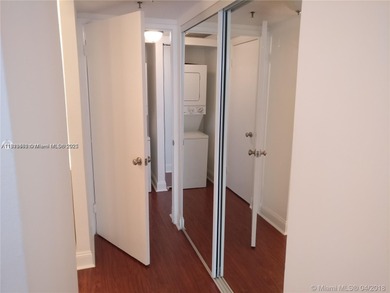 SPACIOUS 1 BED 1.5 BATHS CORNER UNIT IN THE TRANQUIL & CENTRIC