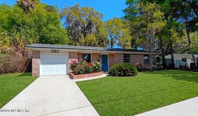 RENOVATED BUNGALOO A SHORT BIKE RIDE TO ATLANTIC BEACH - - photo 1