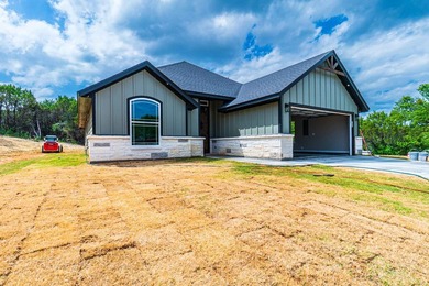 Elegant NEW CONSTRUCTION HOME located in the gated lake - photo 33