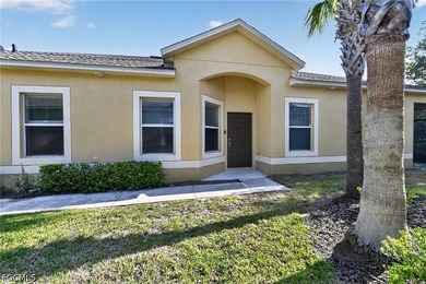 Welcome to easy Florida living in the gated Hawks Point - photo 1