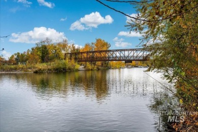 Silver Lake Townhome/Townhouse For Sale in Garden City Idaho