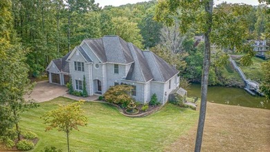 Exquisite in every detail this amazing home has an abundance of - photo 5