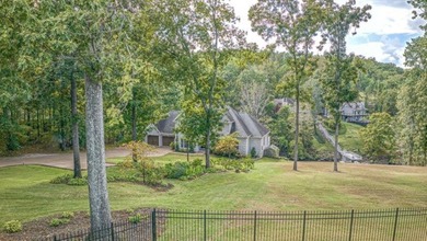 Exquisite in every detail this amazing home has an abundance of - photo 6
