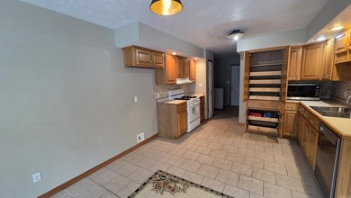 Welcome to market this well-maintained family home offering over - photo 6
