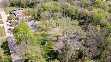 Situated on 2.85 acres (approx. 15.5 city lots) south of Hwy 44 - photo 4