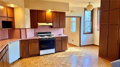 Charming Historic Home Just Off the Parkway .Discover this - photo 11