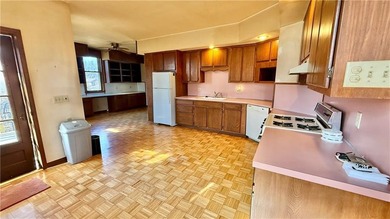 Charming Historic Home Just Off the Parkway .Discover this - photo 13