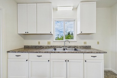 Cute as a button, clean and ready for you to move in and enjoy - photo 14