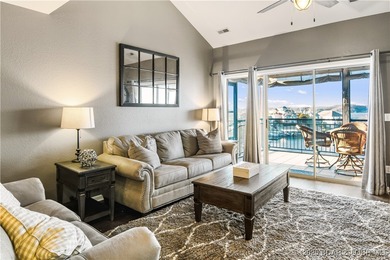 Welcome to your dream retreat! This immaculate 3-bedroom, 2-bath - photo 17