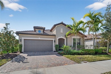 Discover refined luxury in this beautifully maintained 2-bedroom - photo 1