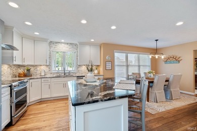 Welcome to waterfront living at its finest! This beautifully - photo 8