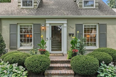 Fairway at its Finest! Situated on a picturesque tree-lined - photo 5