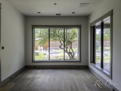 Ron Davis Custom Homes presents this stunning two-story Luxury - photo 14