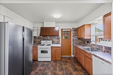 Introducing 6 Grenville Ct- Welcome to this charming 4-bedroom - photo 6