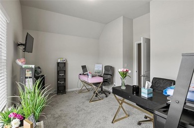 BACK ON THE MARKET! Seller is offering a reduced price on this - photo 17