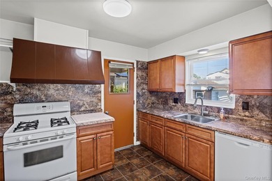 Introducing 6 Grenville Ct- Welcome to this charming 4-bedroom - photo 7