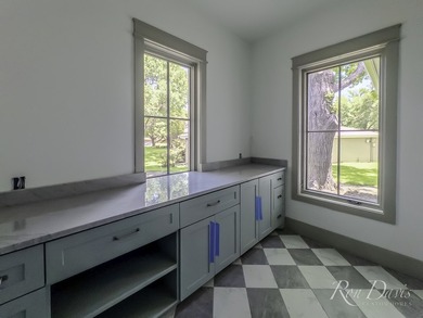 Ron Davis Custom Homes presents this stunning two-story Luxury - photo 19