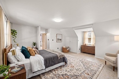 Introducing 6 Grenville Ct- Welcome to this charming 4-bedroom - photo 10
