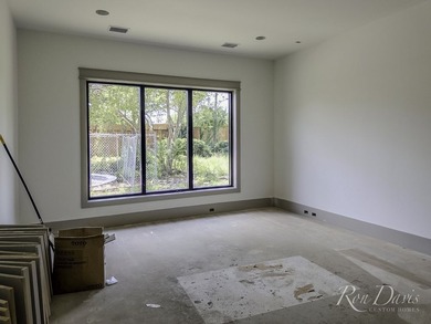 Ron Davis Custom Homes presents this stunning two-story Luxury - photo 22