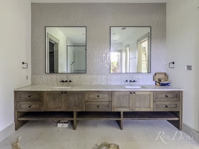 Ron Davis Custom Homes presents this stunning two-story Luxury - photo 25