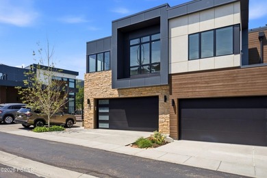 Rarely available and impeccably maintained, this nearly new - photo 33