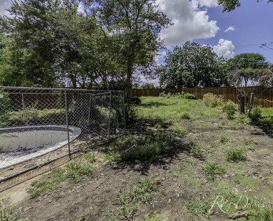 Ron Davis Custom Homes presents this stunning two-story Luxury - photo 37
