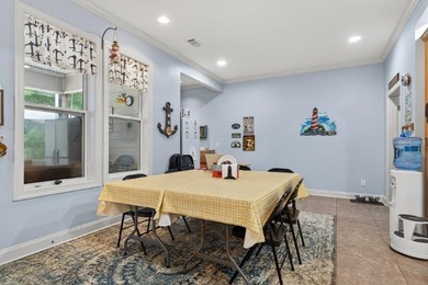 Beautiful big house on a beautiful large lot in a great area on - photo 44