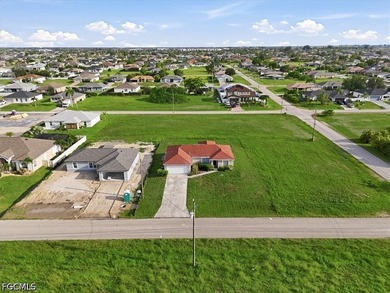 3-bedroom, 2-bath home offering an open-concept layout with tile - photo 4