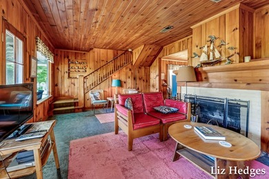 Enchanting seasonal cottage with 188.5 ft. of private White Lake - photo 3