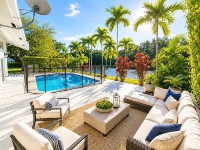 Welcome to Laguna Springs, one of Weston's most charming gated - photo 3