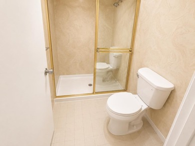 Welcome to this bright and spacious 3-bedroom, 2.5-bath unit - photo 13