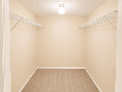 Welcome to this bright and spacious 3-bedroom, 2.5-bath unit - photo 14