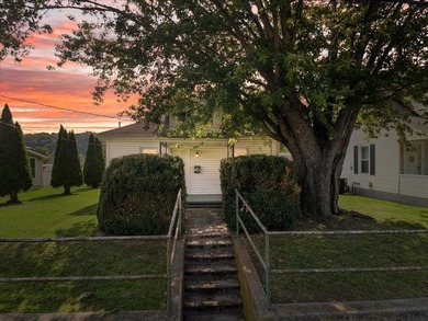 2209 W Main St - photo 1