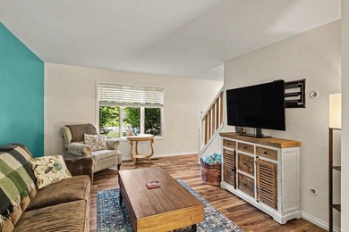 Located just a short walk from access to all-sports Thompson - photo 4