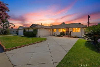 Welcome to this 3-bedroom, 2-bath home with a versatile and - photo 32
