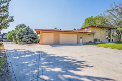 WELCOME TO 2027 CHARIS COURT IN THE HIGHLY DESIRABLE - photo 37