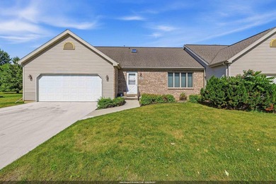 Spacious, open concept 2bed/2bath ranch style condo on the SE - photo 1