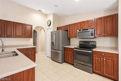 Welcome to 2541 NW 21st Ave, Cape Coral, FL 33993. No flood - photo 4