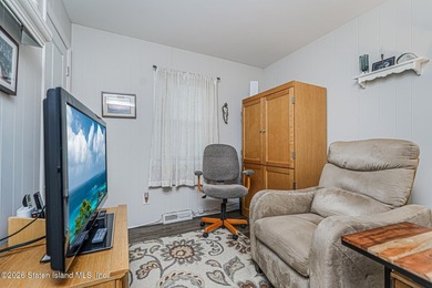 Welcome to 43 Hickory Avenue! This fully renovated 1-family - photo 16