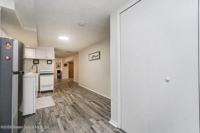 Welcome to 43 Hickory Avenue! This fully renovated 1-family - photo 21