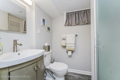 Welcome to 43 Hickory Avenue! This fully renovated 1-family - photo 25